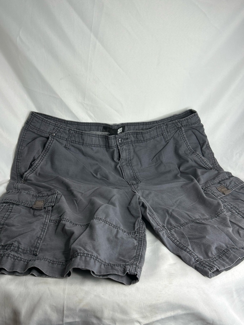 OP Ocean Pacific Mens Gray Cargo Shorts sz40 Y2K SURF Skate grunge hippie VTG